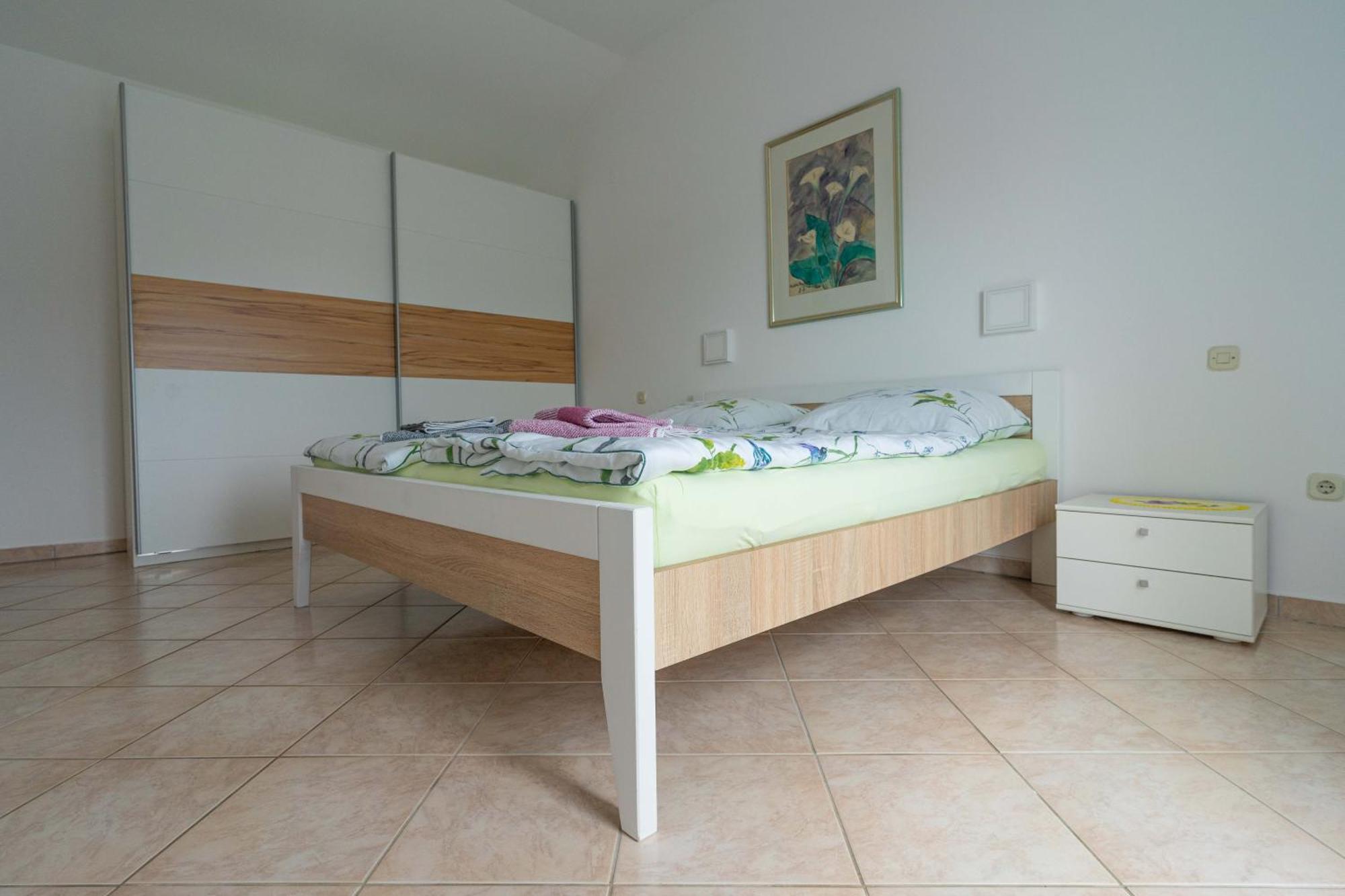 Ferienwohnung Irina Ližnjan Екстериор снимка